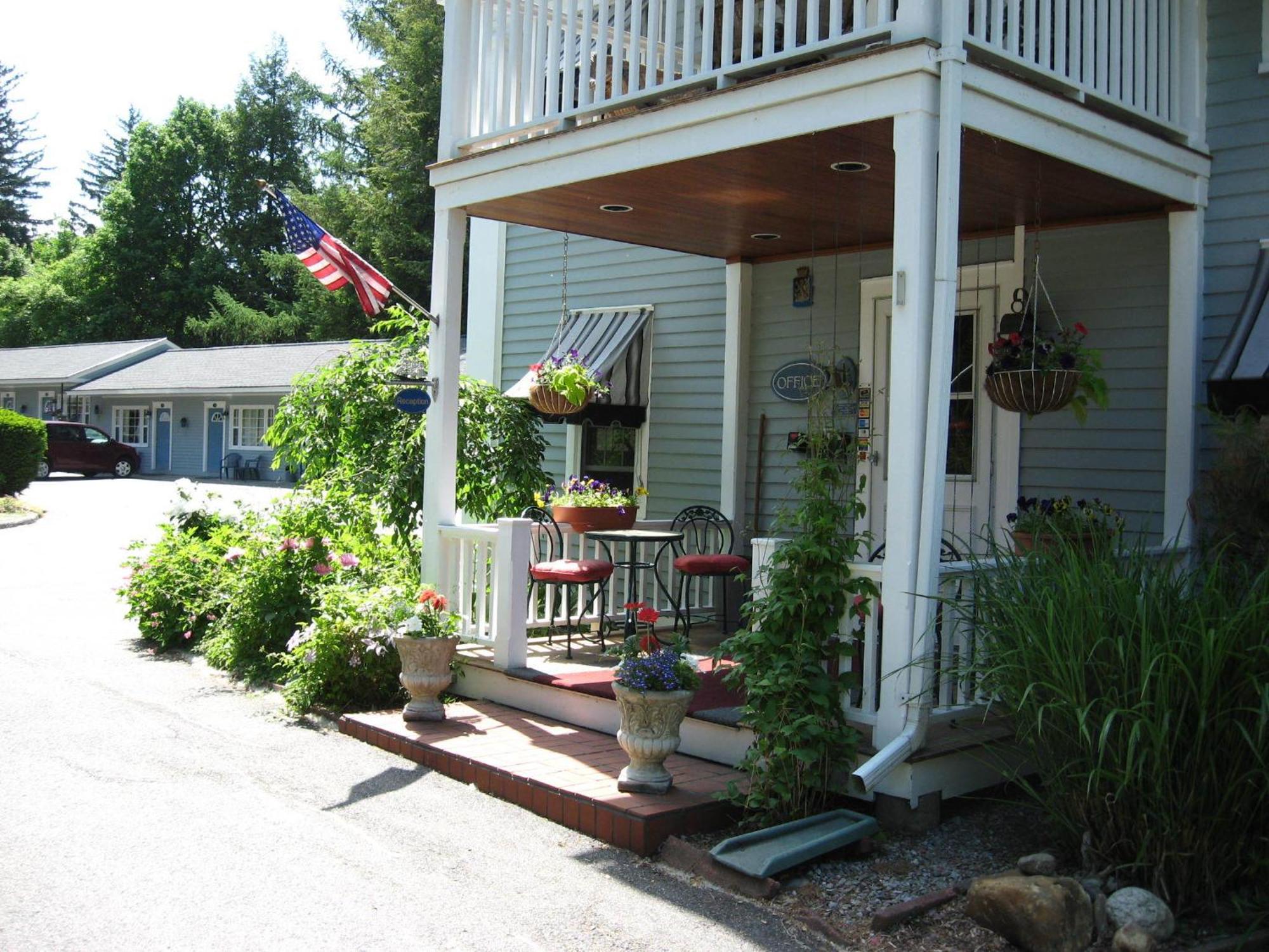 Maple Terrace Motel 3*